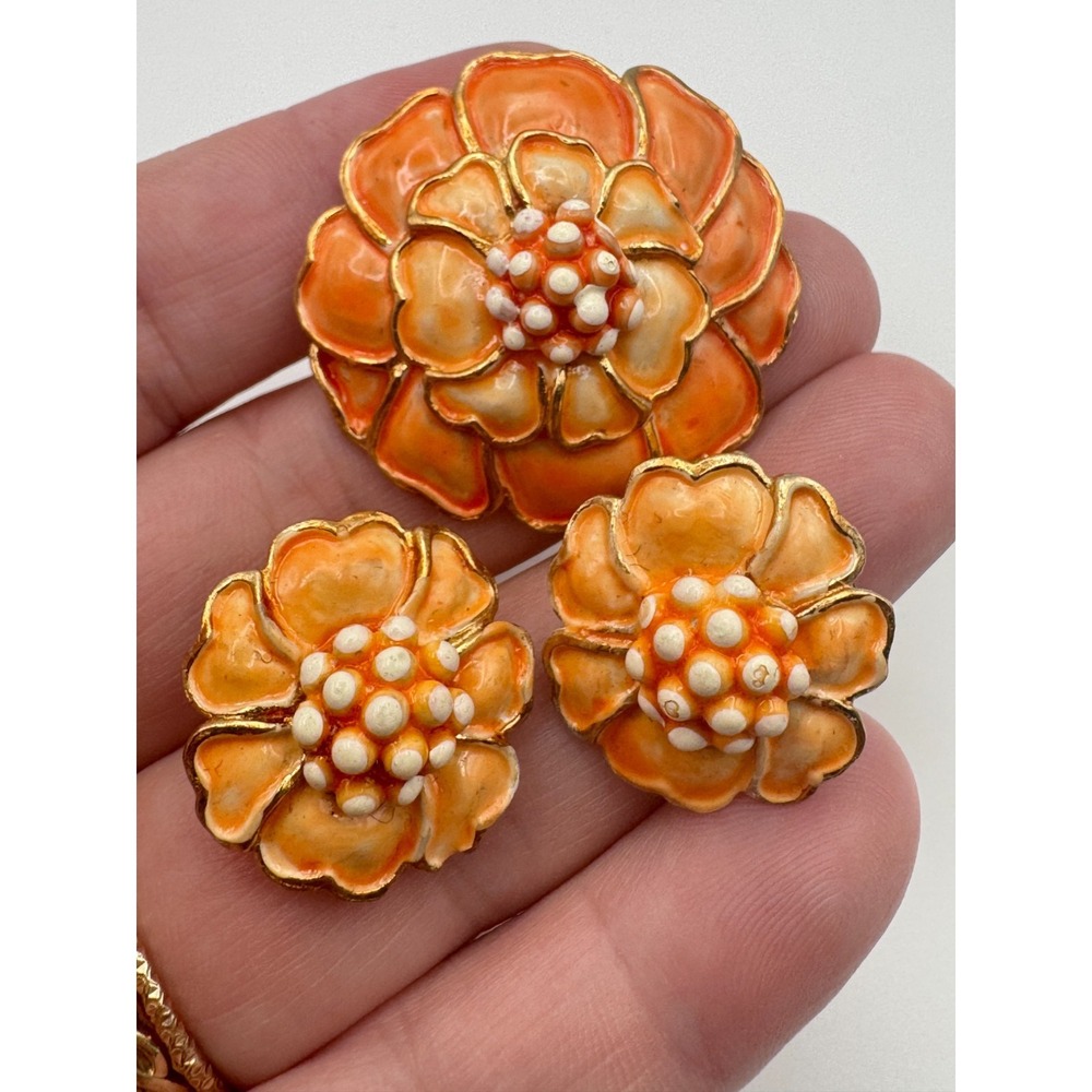 Vtg Hollycraft Brooch Orange Hydrangea Flower & Clip Enamel Earrings Set - Picture 8 of 8